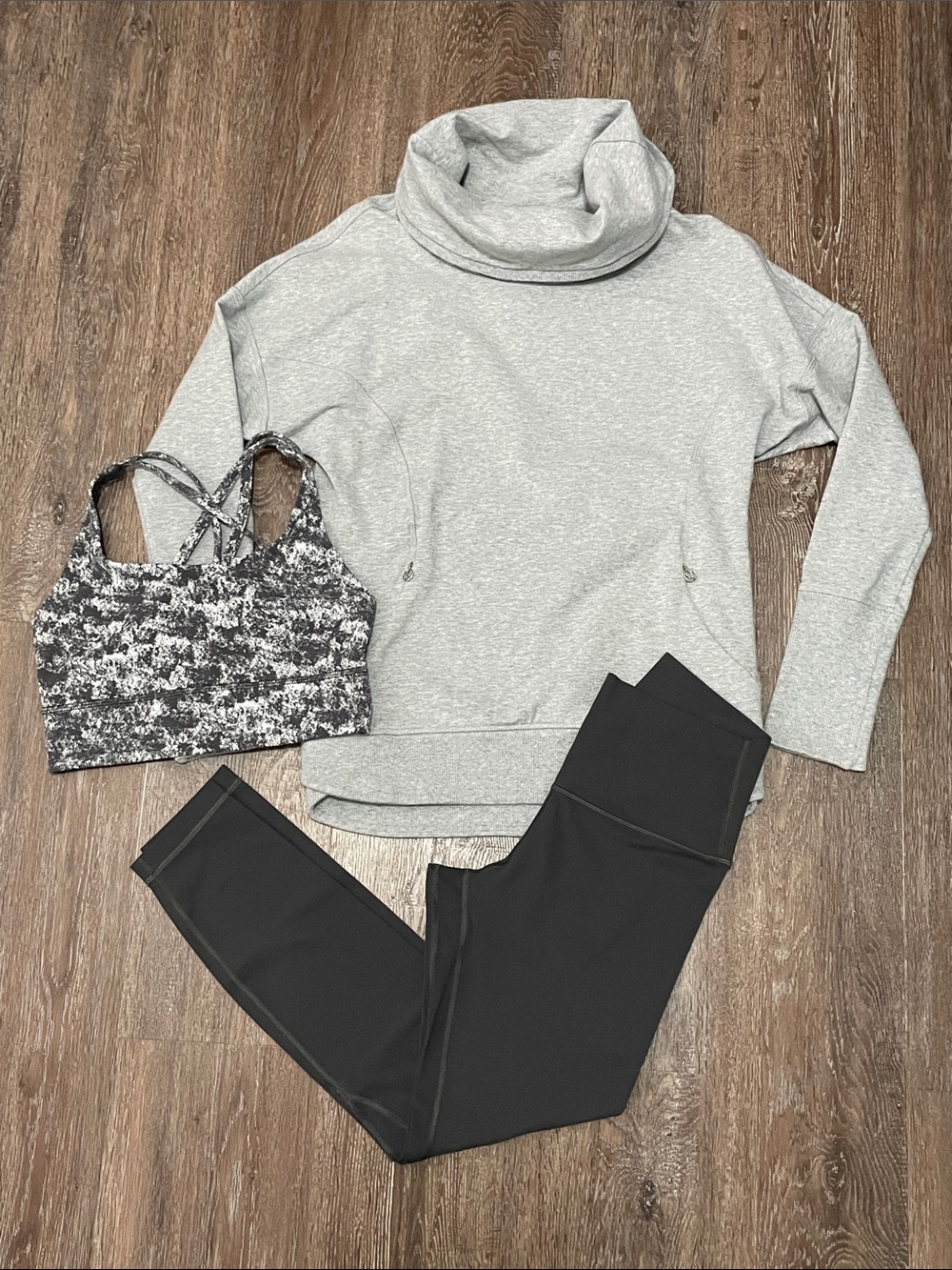 EUC Lululemon Matching “Shades of Grey” Bundle. Size 6